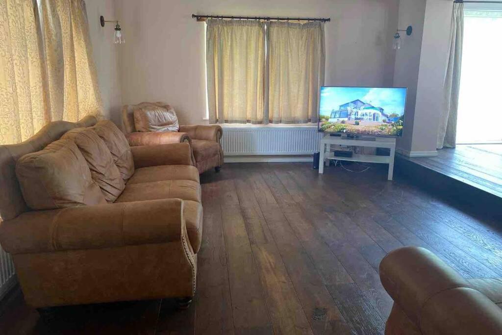Lovely Cottage In The Heart Of Shirley- 克罗伊登 外观 照片